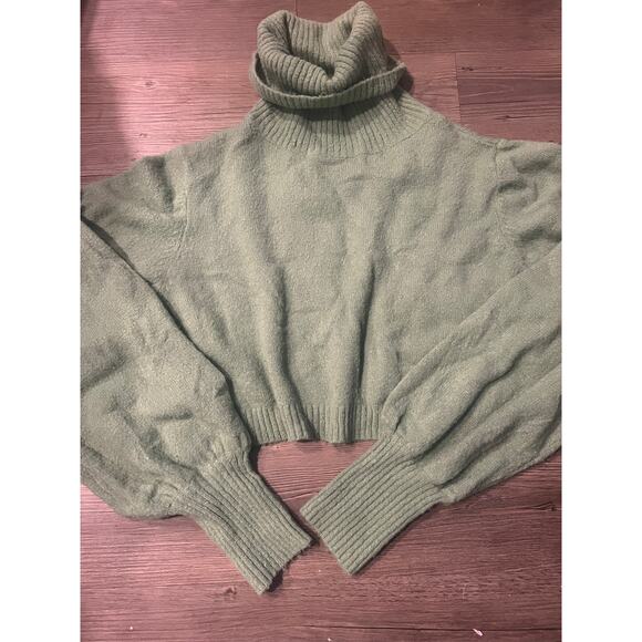 Zahara Crop Sweater - Picture 2 of 5